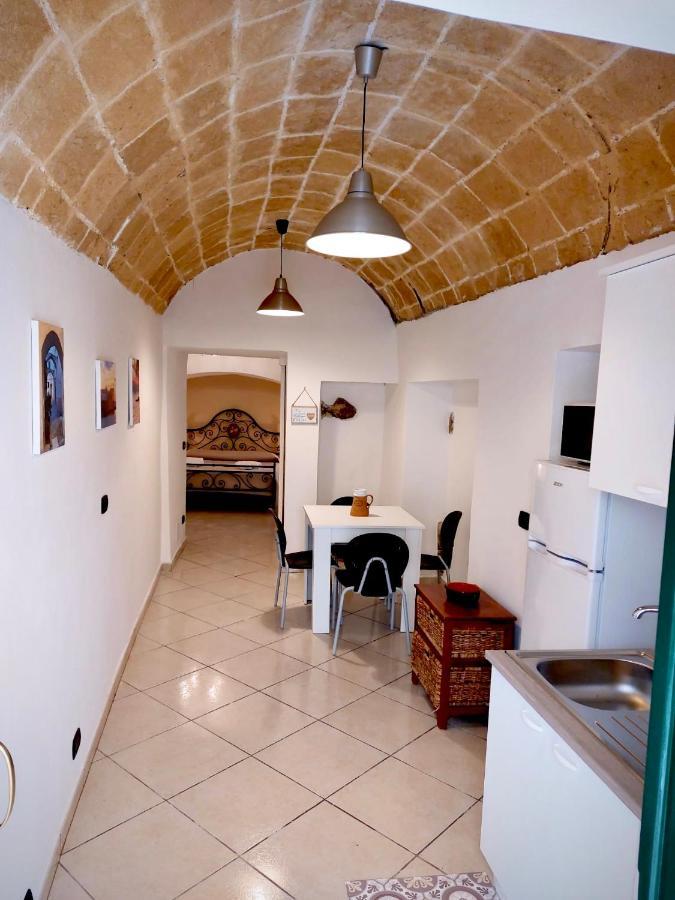 Corte Vico Palmisano Centro Storico ガリポリ エクステリア 写真